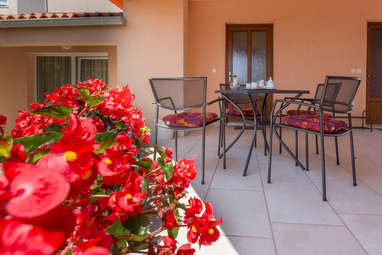 Apartments Petra Near Beach Veruda Zewnętrze zdjęcie